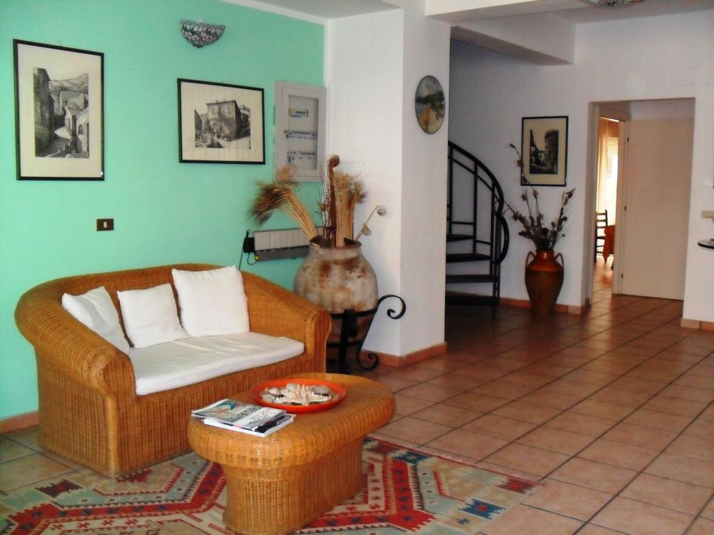 B&B La Grotta SantʼAlessio Siculo Exterior foto